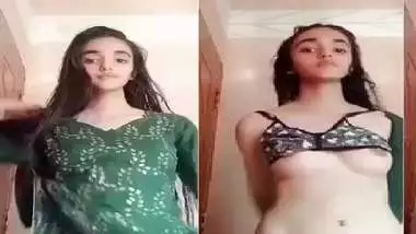 Xsxsxsxsxsx - Slim Paki Girl Stripping To Nude Selfie indian amateur sex