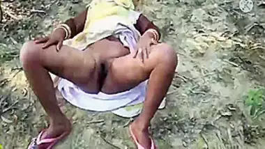 Gora Chut Kala Lund Ka Video - Gao Ki Desi Bhabi Ko Khet Me Mota Kala Lund Chusvaya indian amateur sex