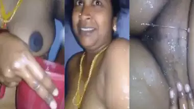 Tameil Aunty Sex - Busty Aunty Nude Bath Tamil Nude Mms Video indian amateur sex